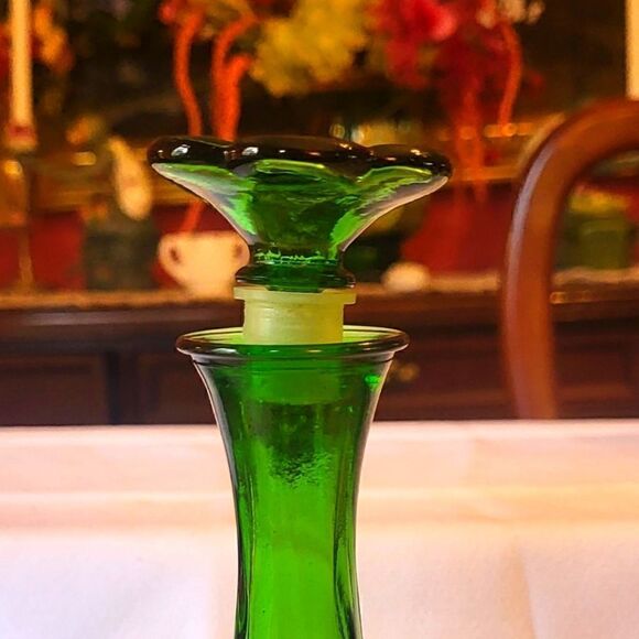 Vintage 60's Avon "Here's My Heart" Perfume Green Emerald Bud Vase Glass Bottle - Picture 4 of 4